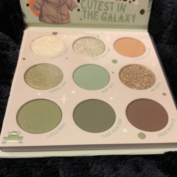 Baby Yoda x Colourpop palette - Picture 4 of 5